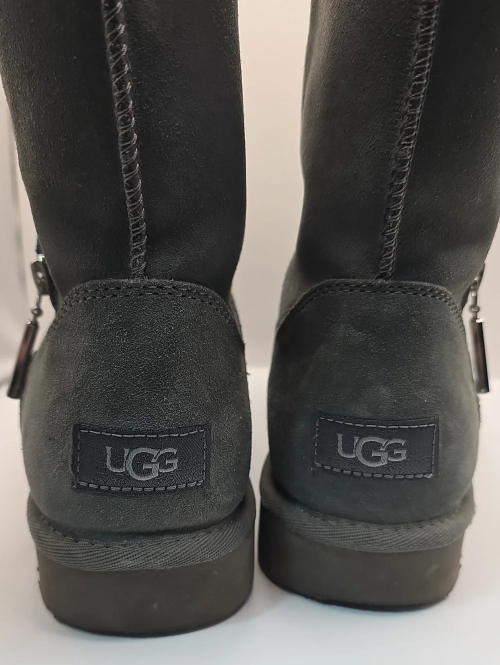 Uggs Classic Sequins Zipper On The Side Size 8 Womens